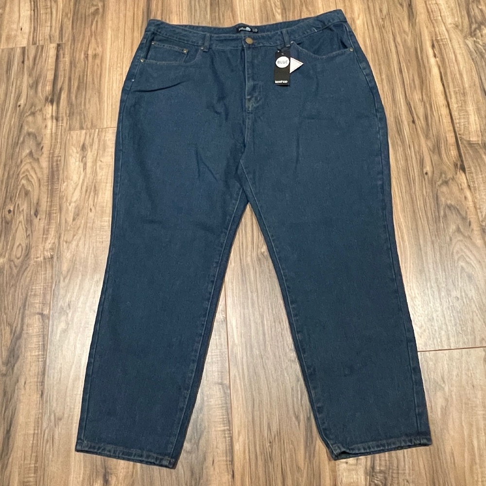 Boohoo Plus High Waist Mom Jeans. US 18. NWT!